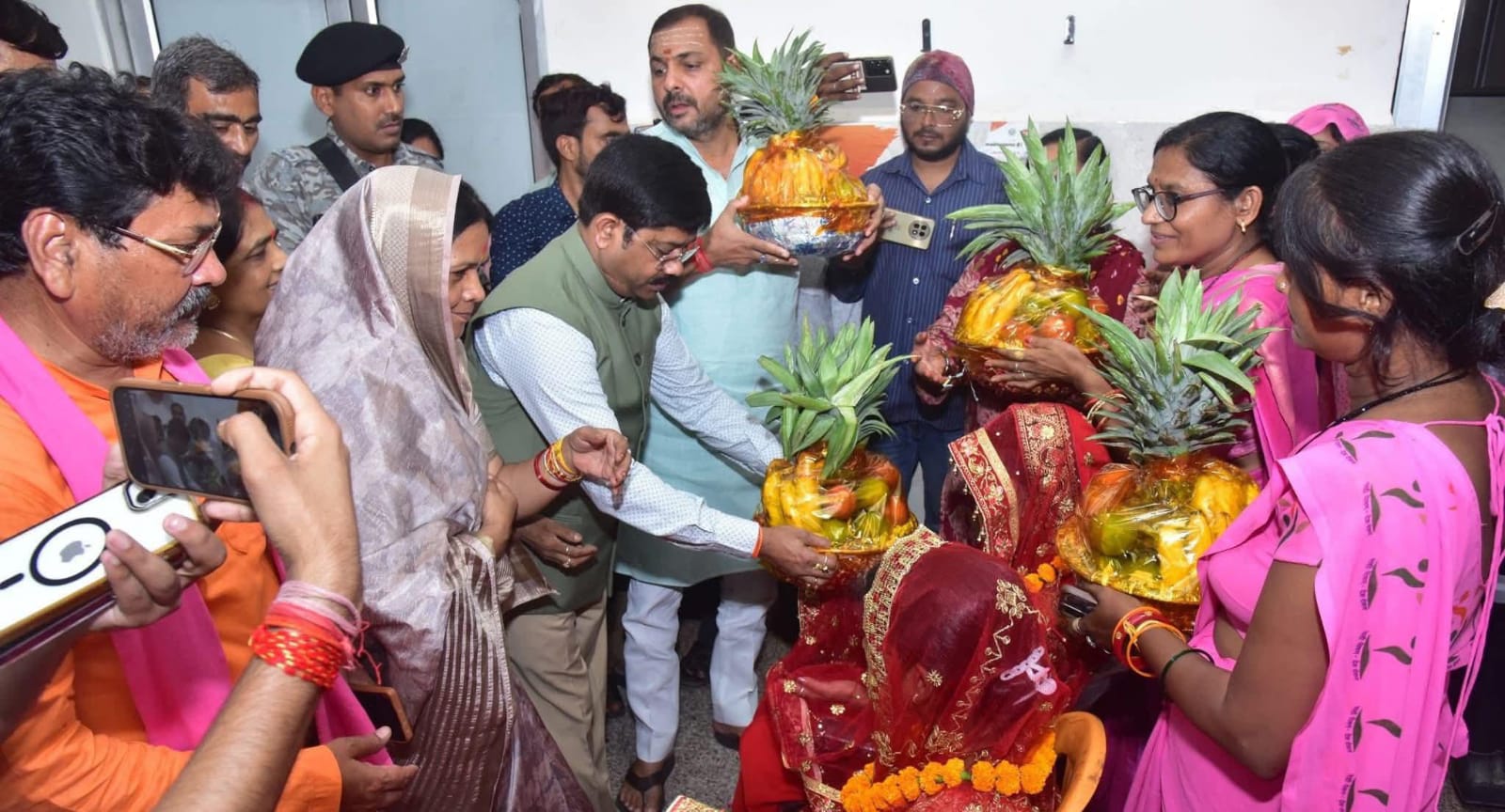 पीएम मोदी जन्मदिन पर कार्यक्रमों की बौछार: सेवा, समर्पण और संकल्प का दिखा 'जज़्बा'