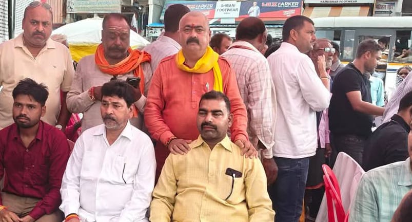 भाजपा जिलाध्यक्ष कल्लू राजपूत की अगुवाई में सेवा पखवाड़ा: स्वास्थ्य शिविर से दिल जीता