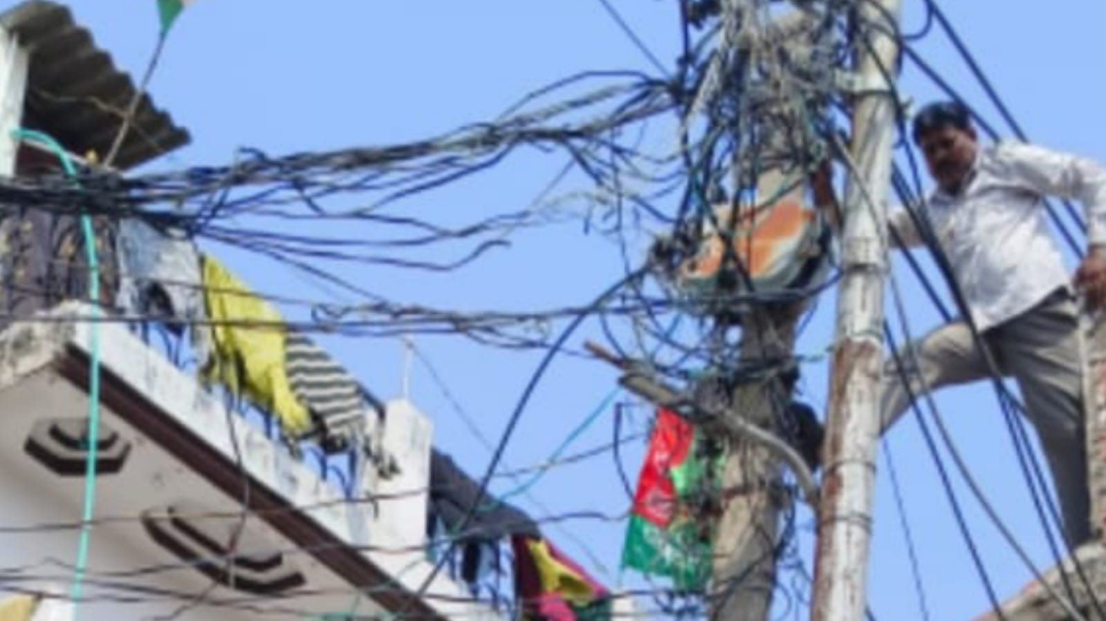 बांदा में बिजली को मिली 'हनुमान सिद्धि' : समस्या 'पूंछ' की तरह रही है 'बढ़'