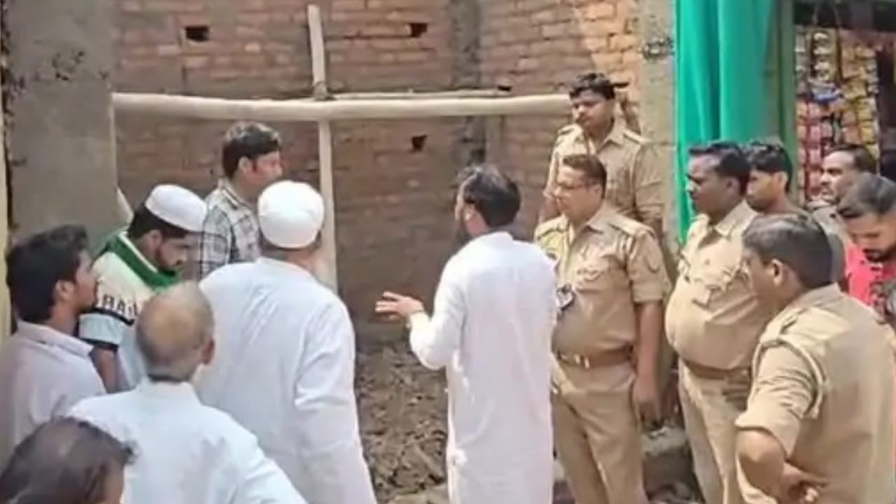 बांदा में 250 साल पुरानी मस्जिद पर कब्जे का आरोप : मुस्लिम पक्ष नें दिया ज्ञापन