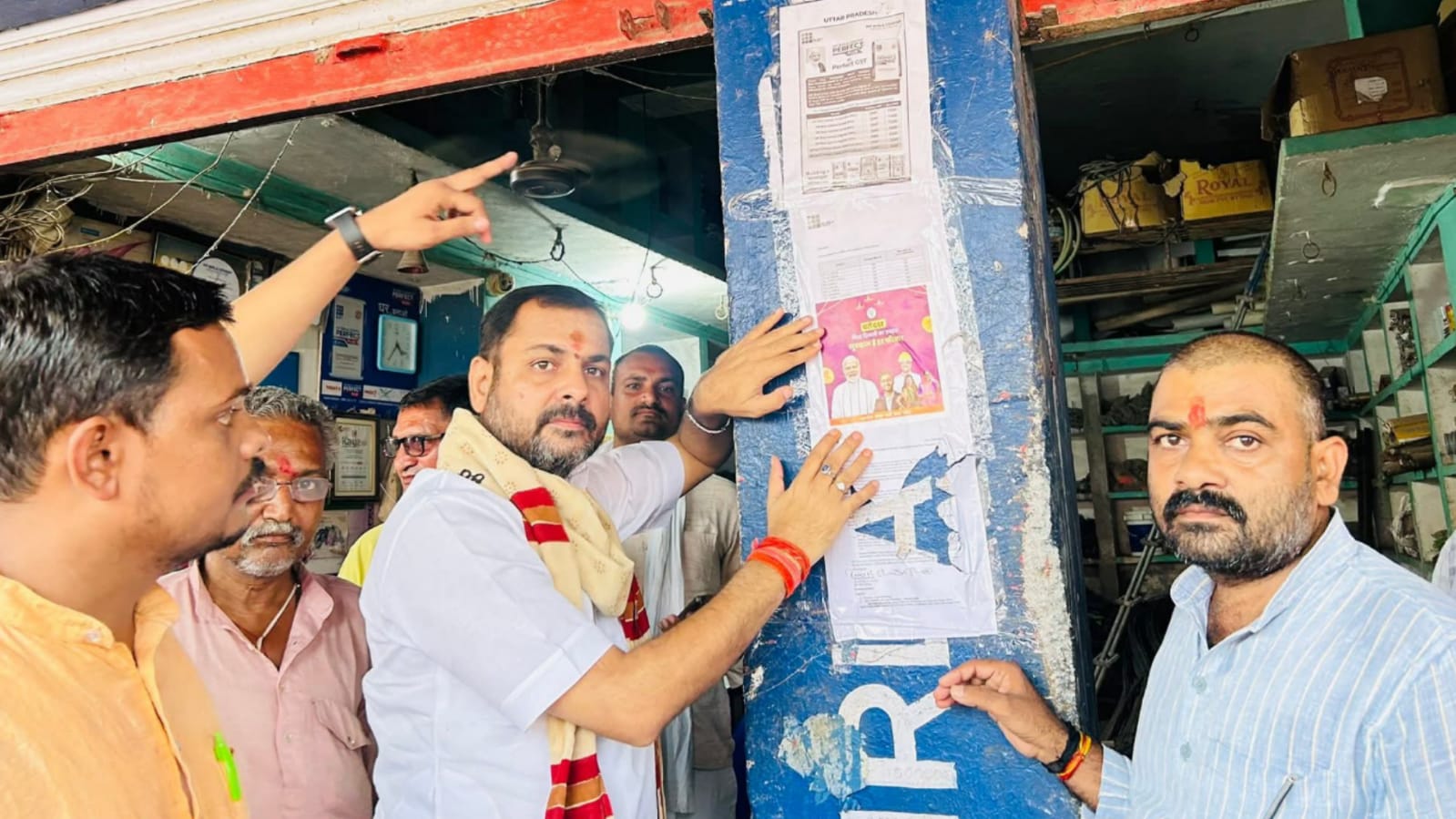 विधायक प्रकाश की पदयात्रा नें किया माहौल तेज: व्यापारियों और उपभोक्ताओं में नई ऊर्जा