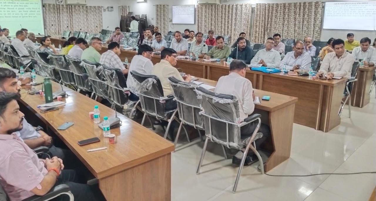डीएम का संचारी रोग प्रकोप पर कड़ा रूख: विभागों को अल्टीमेटम