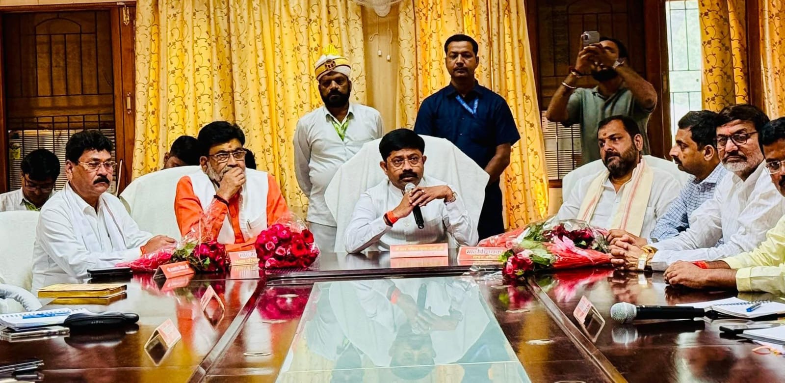 मंत्री नंदी का अधिकारियों को अल्टीमेटम: विद्युत, सड़क और जल आपूर्ति सुधार के सख्त निर्देश