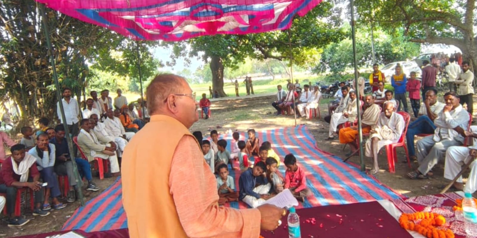 विधायक विशम्भर यादव नें भाजपा सरकार को बताया 'डकैत' ! 'पीडीए' पंचायत में भरी 'हुंकार'