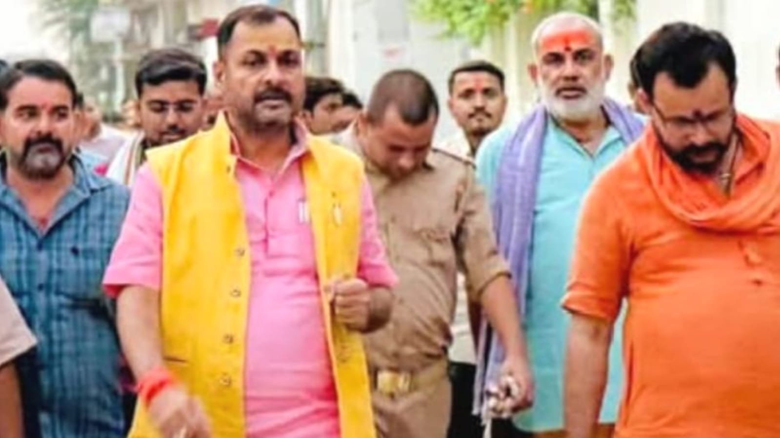 विधायक प्रकाश ने नगर सुंदरीकरण की दी 'उड़ान' : दो 'सीसी रोड' का लोकार्पण