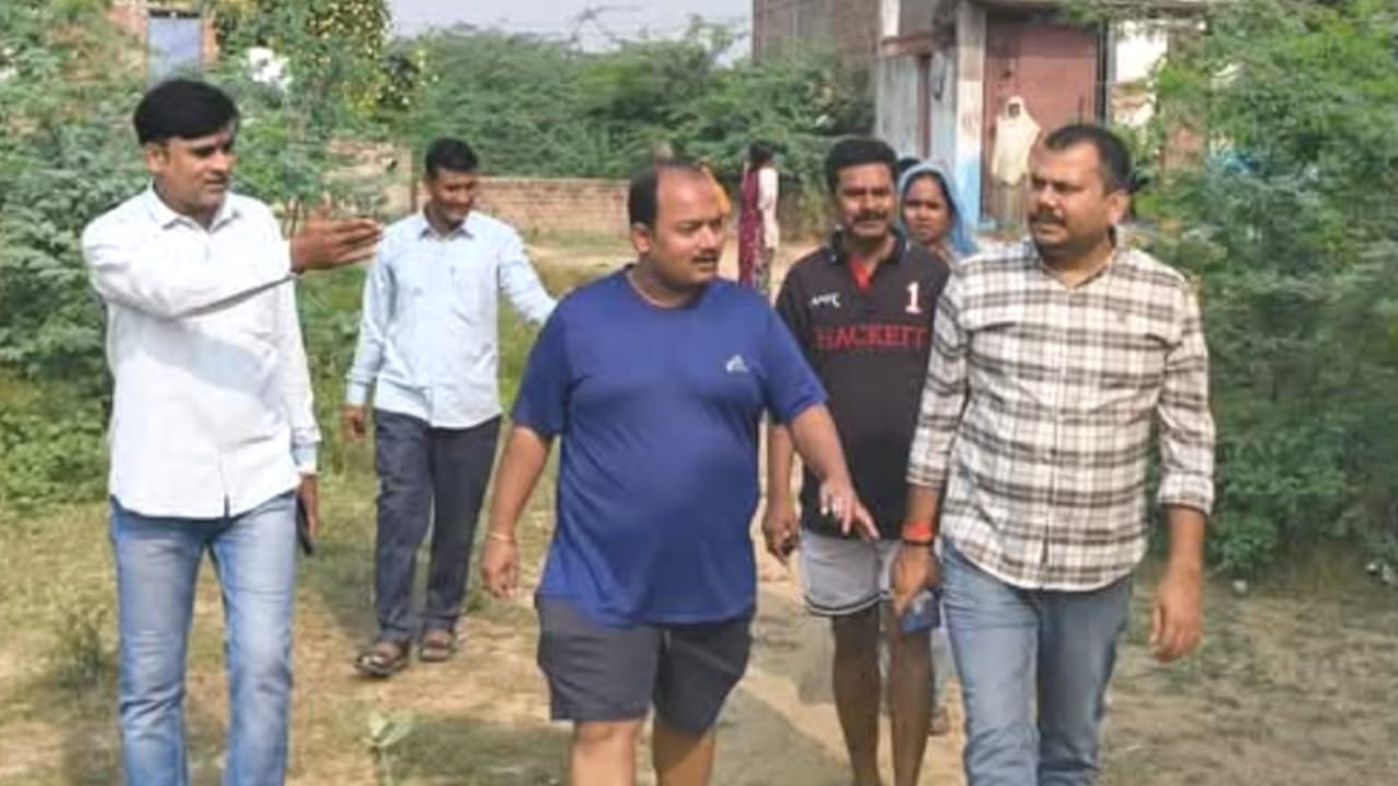 प्रतिनिधि अंकित ने संभाली विकास की कमान: शुरू किया पुनः जनसंपर्क एवं निरीक्षण
