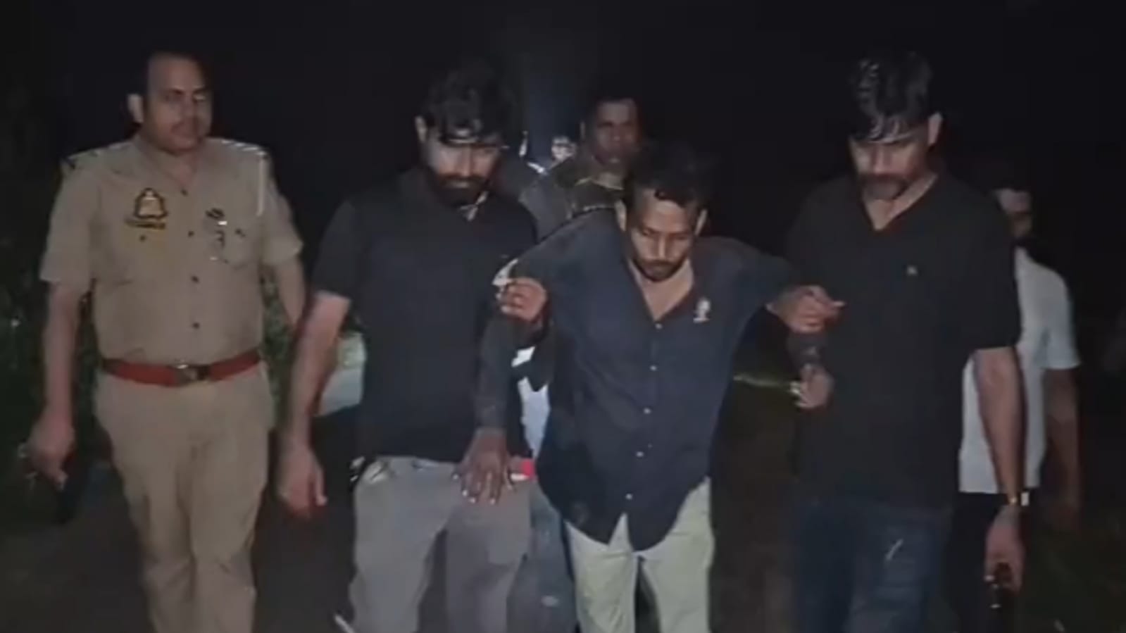 मुठभेड़ में पकड़े गए कुख्यात चोर: मध्यप्रदेश और यूपी में कई वारदातों को दिया था अंजाम