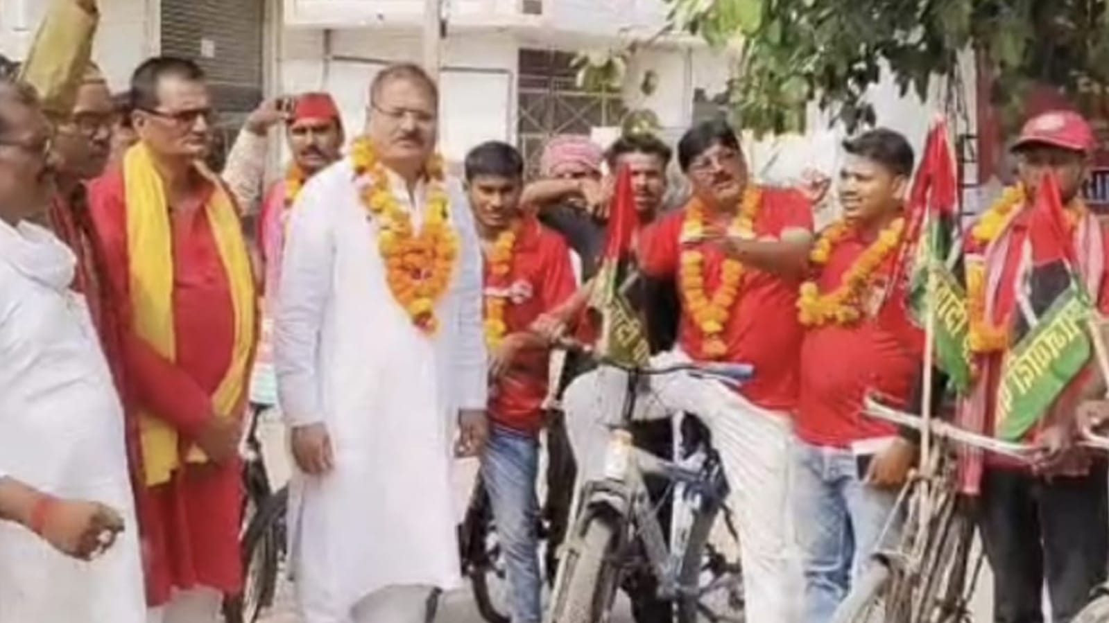 विधायक विशम्भर बोले: अखिलेश की होगी ताजपोशी, जनता जुमलेबाजों को सिखायेगी सबक