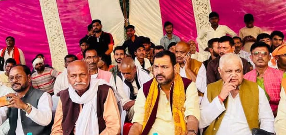 विधायक प्रकाश नें दंगल को बना दिया मंगल: दांव पेंच के हुये अनोखे प्रदर्शन