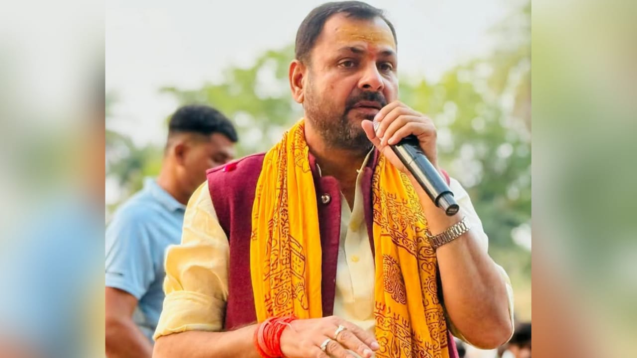 विधायक प्रकाश नें दंगल को बना दिया मंगल: दांव पेंच के हुये अनोखे प्रदर्शन