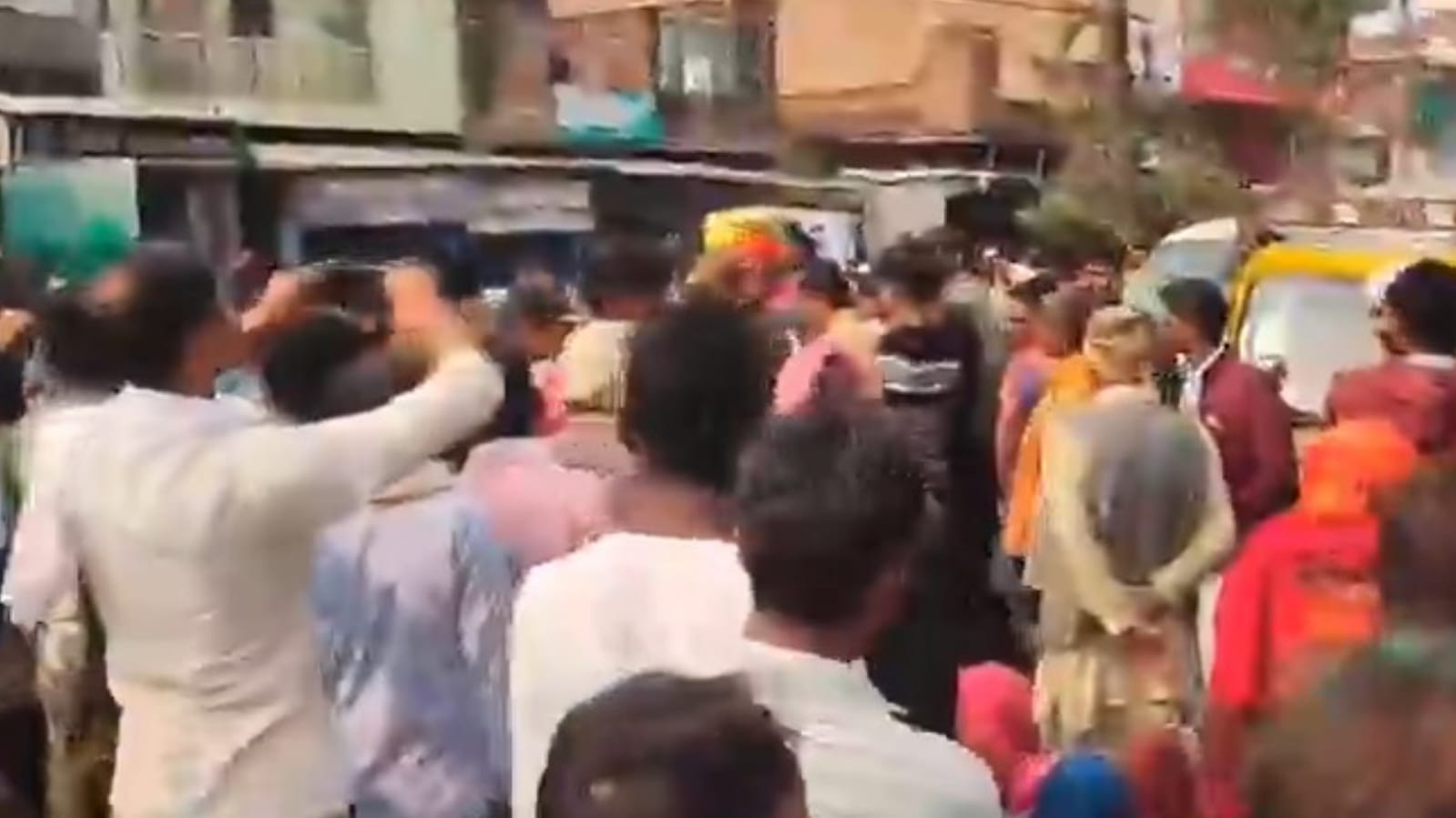 खाद धांधली का विस्फोट: हाईवे पर फूटा 'अन्नदाताओं' का गुस्सा, प्रशासन की खुली पोल