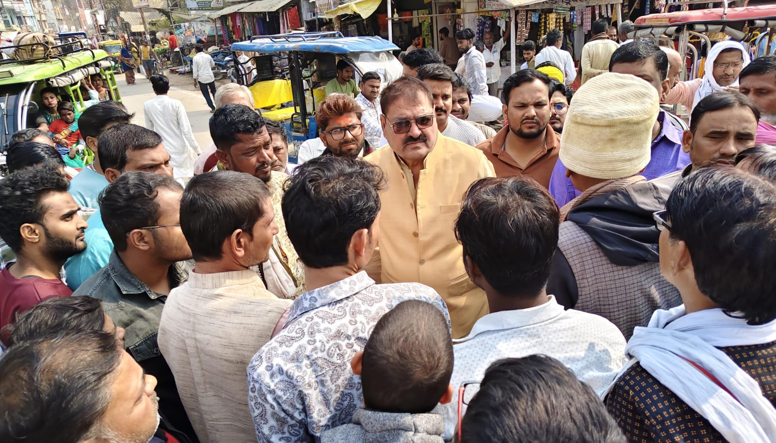 विधायक विशंभर ने रोका 'प्रशासनिक तांडव' : व्यापारियों की बने 'ढाल' ?