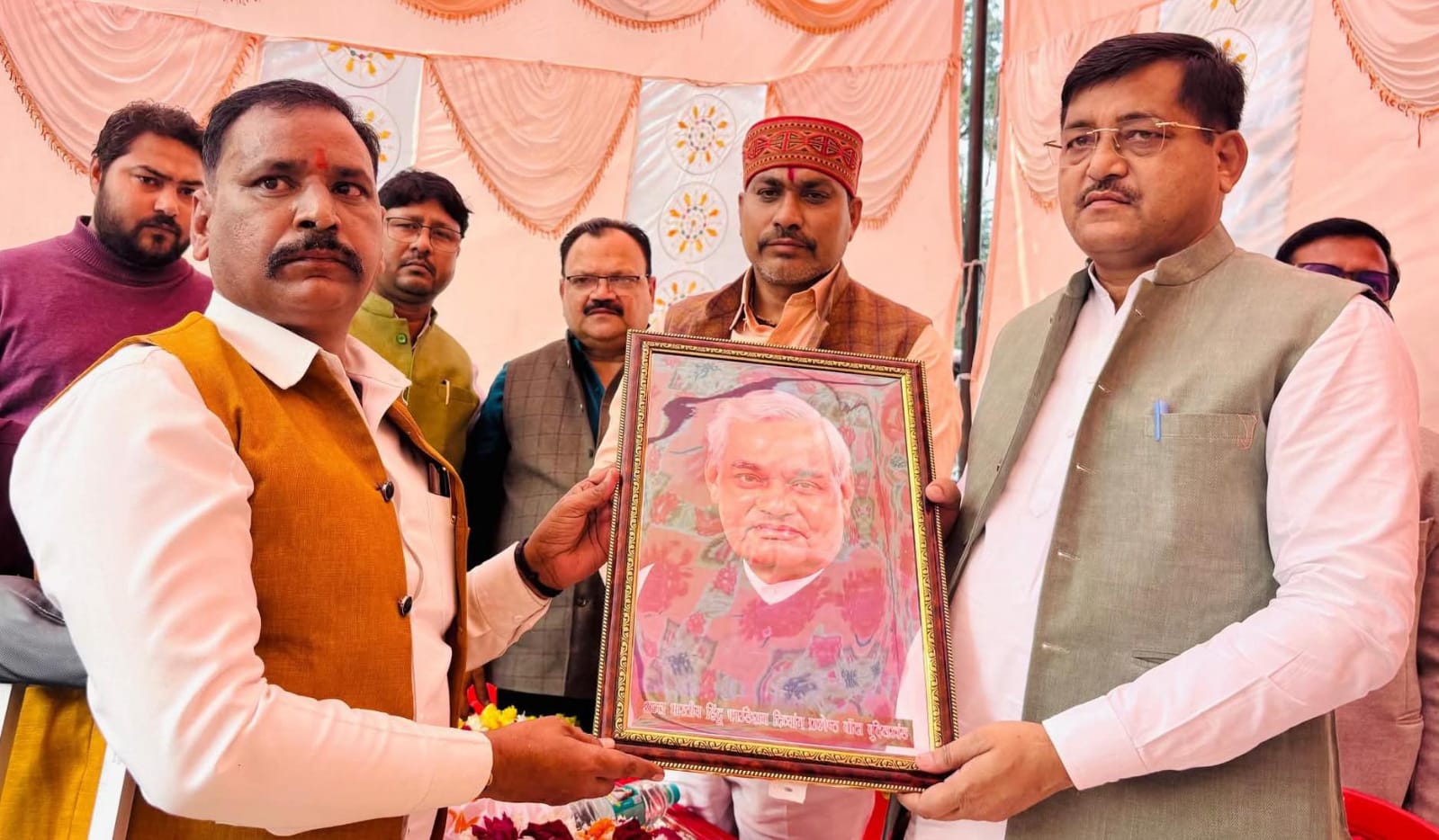 मंत्री रामकेश ने 'दिव्यांगजनों' का बढ़ाया 'हौसला': बोले- हालात भी 'आत्मबल' के आगे 'नतमस्तक'