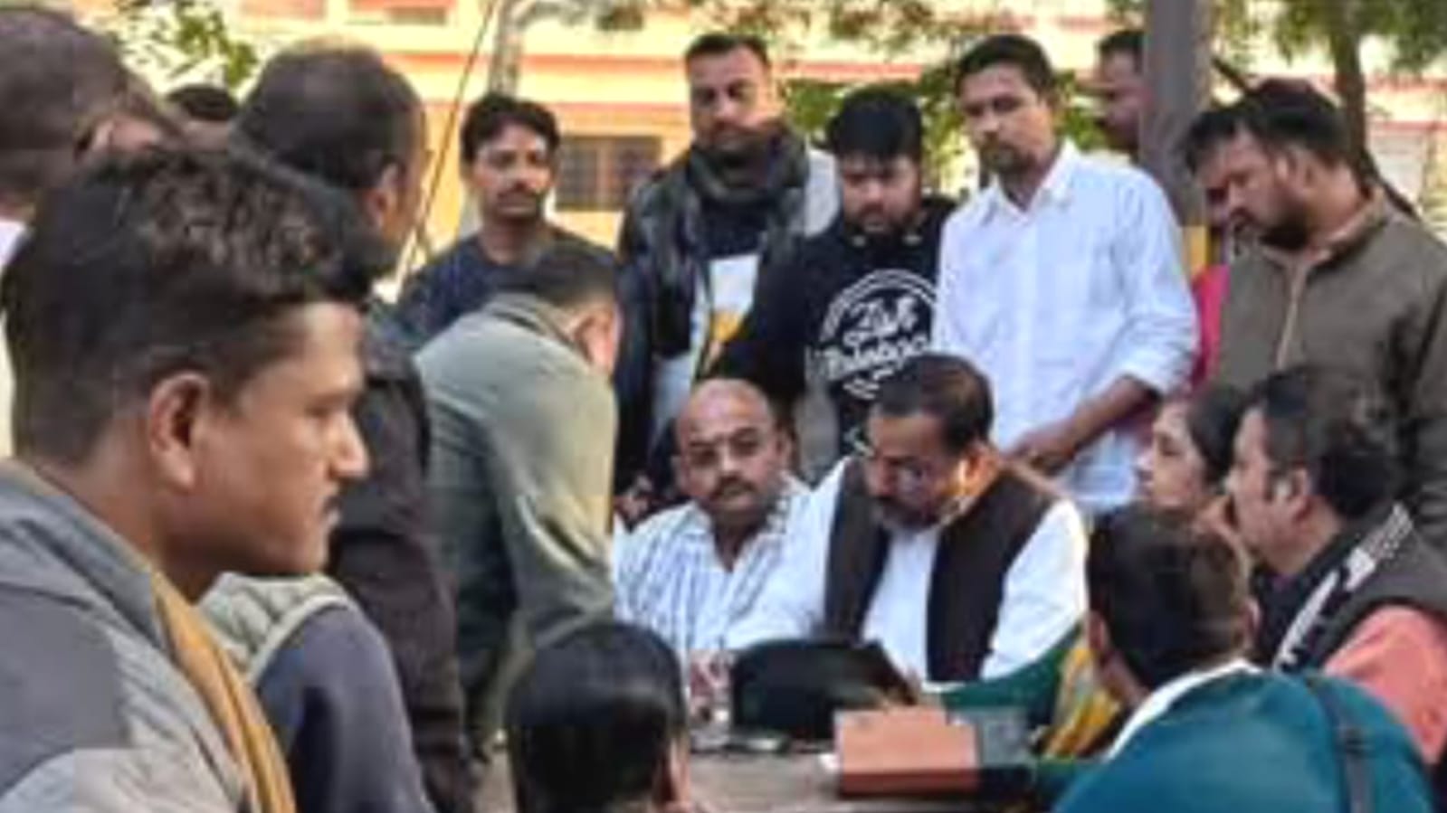 विधायक प्रकाश मतदाता सूची सुधार में 'लगन से मगन' : लगा दी है 'बूथों' पर बैठकों की झड़ी