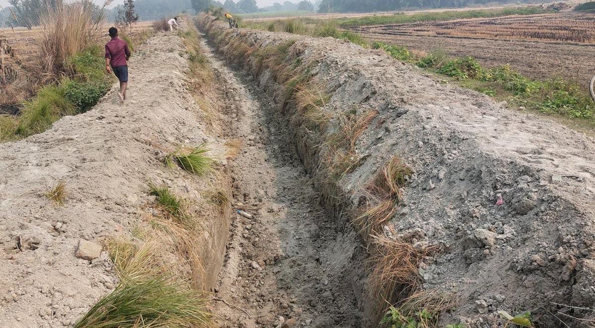 नहर सफाई में अरबों का खेल: बांदा को 'बजट' से बाहर कर 1.91 करोड़ की हुई 'कागजी सिंचाई' !