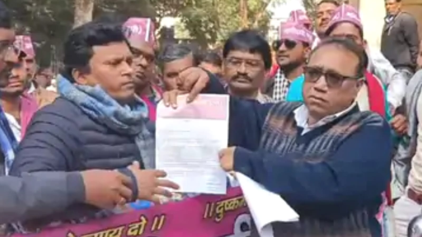 मासूम की चीखें और सिस्टम की 'चुप्पी' : सरकारी ऐलान फेल, 5 माह बाद भी 10 लाख 'नदारद'