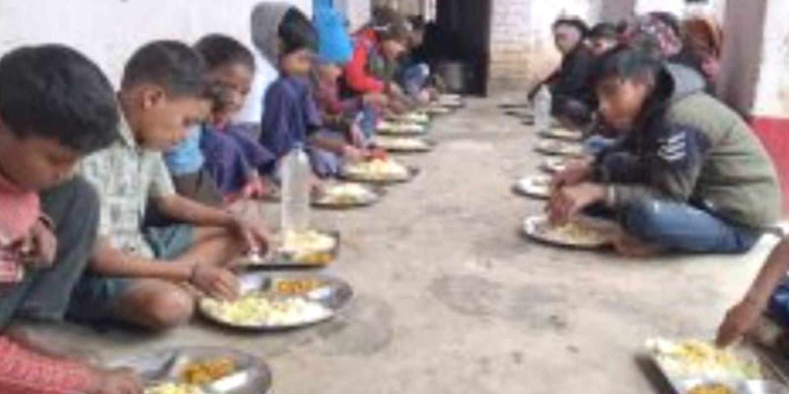 पीएम पोषण योजना में 'बड़ा घोटाला' : बच्चों का पौष्टिक भोजन 'जोखिम' में, प्रशासन ने आंखें मूंदीं !