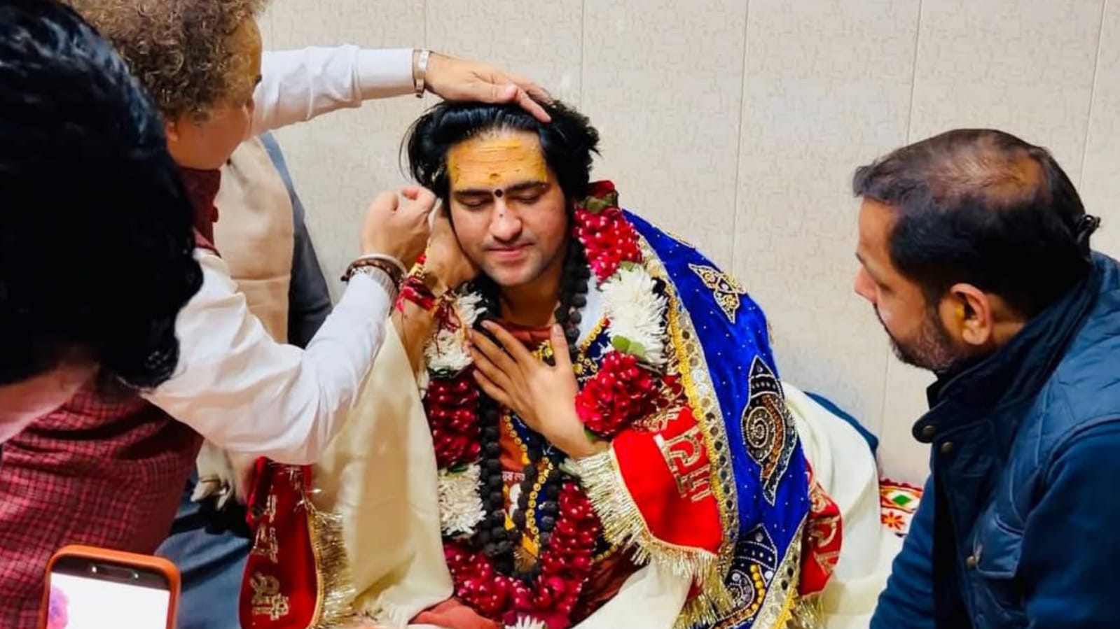 विधायक प्रकाश को आचार्य धीरेंद्र शास्त्री का 'आशीर्वाद' : बांदा की 'राजनीति' में 'नई चर्चा'