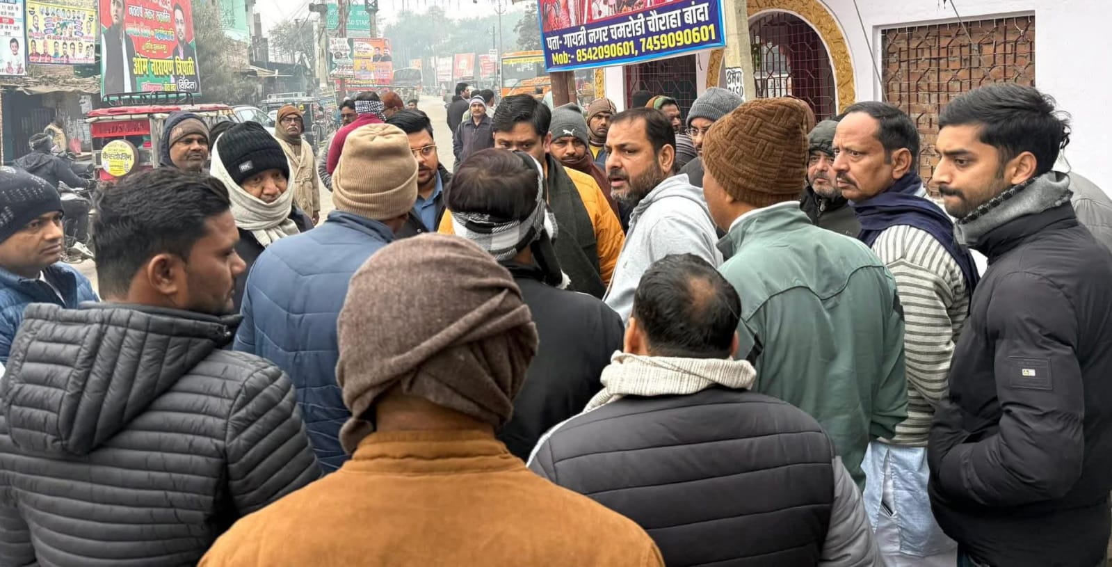 विधायक प्रकाश द्वारा 'कड़ाके की ठंड' में 'विकास कार्यों' का निरीक्षण: अफसरों को सख्त निर्देश