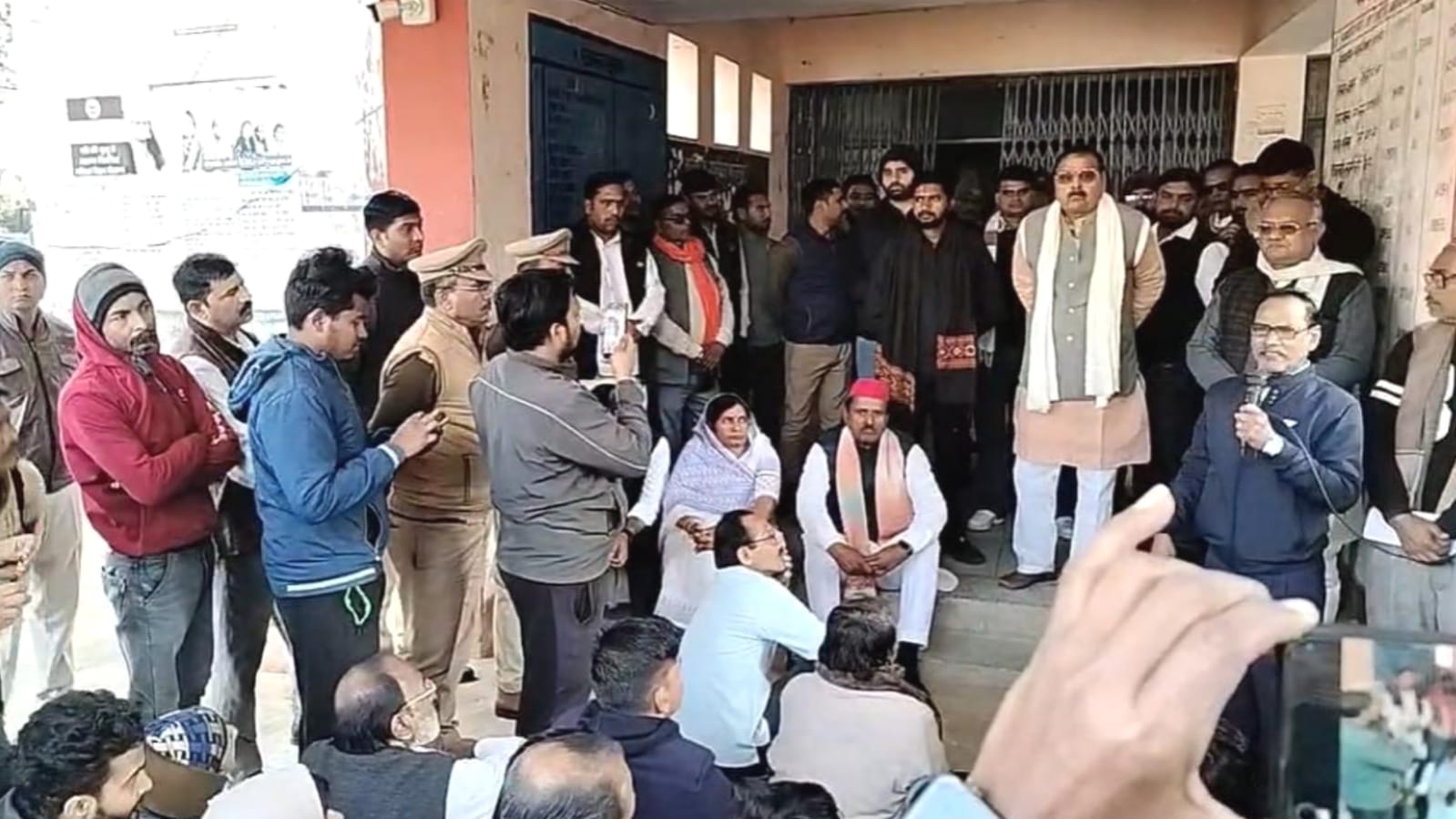 विधायक विशंभर नें व्यापारियों के 'जमीर' को जगाया: भरा जोश, बोलें हर 'कदम' पर देंगे 'साथ'