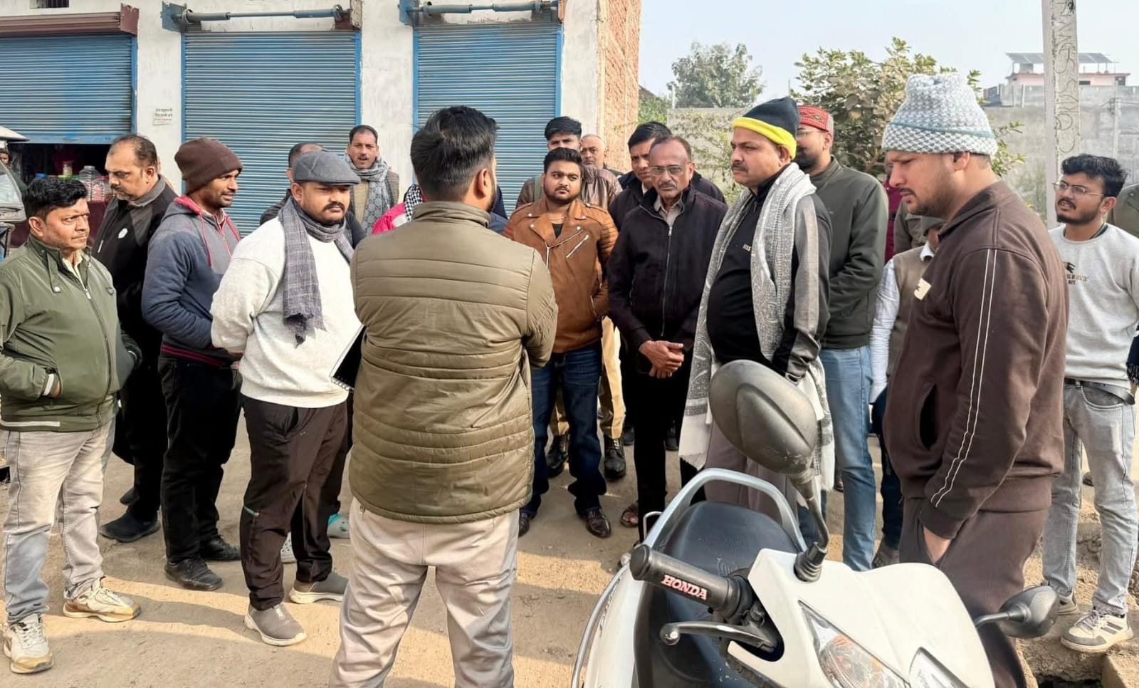 विधायक प्रकाश का 'कड़ा' रुख: निरीक्षण में खुली पोल, अफसरों व ठेकेदारों को लगाई 'फटकार'