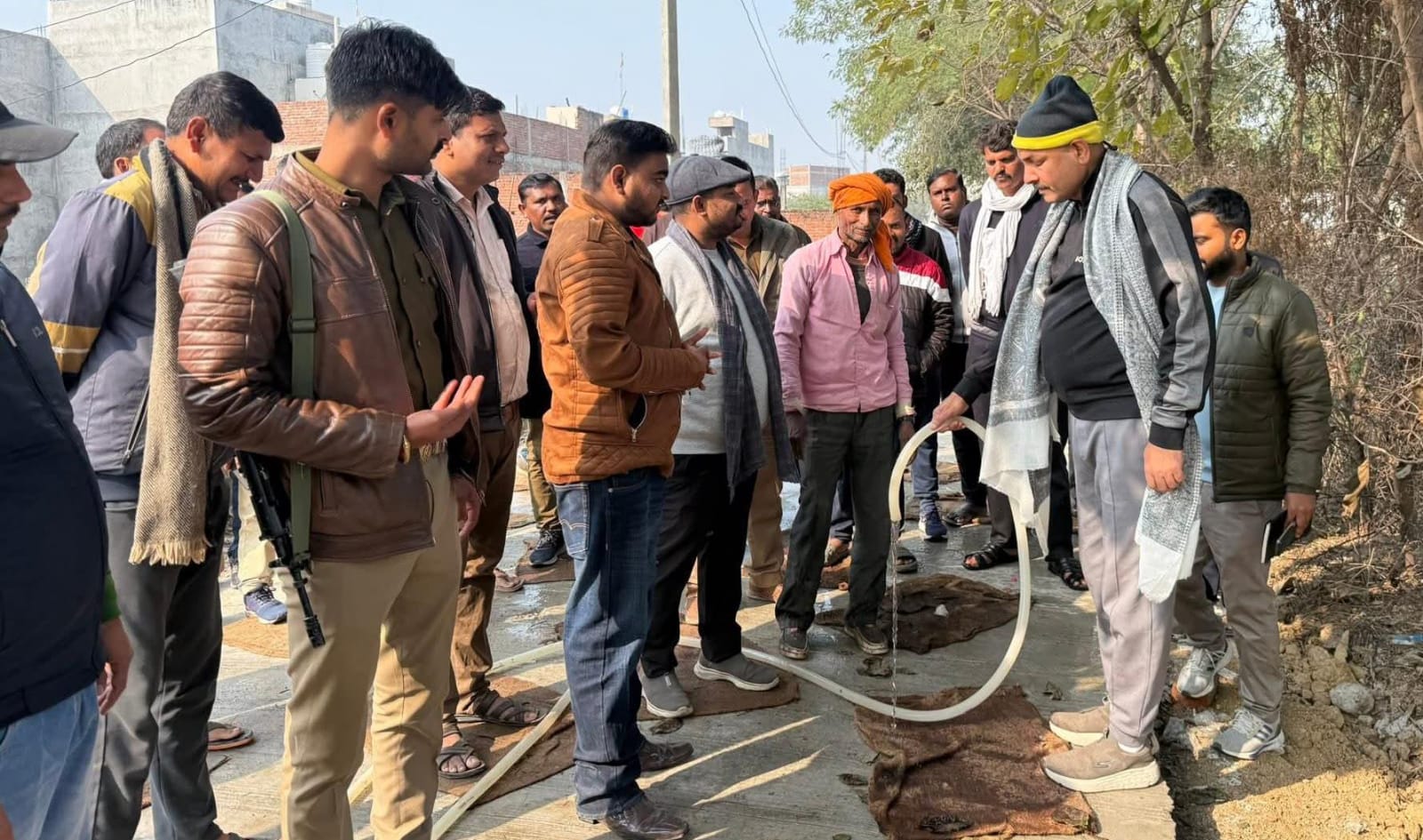विधायक प्रकाश का 'कड़ा' रुख: निरीक्षण में खुली पोल, अफसरों व ठेकेदारों को लगाई 'फटकार'
