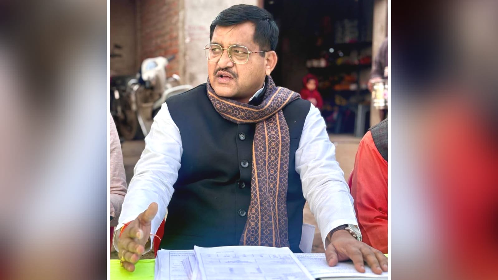 मंत्री रामकेश 'लोकतंत्र की जड़ों' को 'मजबूत' करने उतरे मैदान में: 'समीक्षा' में दिये निर्देश