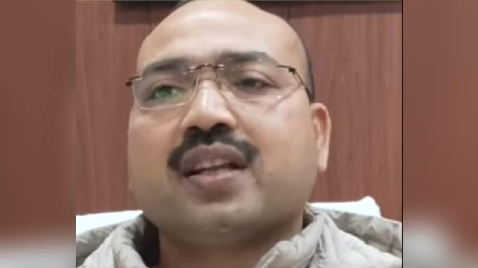 बी-वारंट 'कुचलकर' जेल से 'निकला' माफिया रवि काना: जेलर निलंबित, अधीक्षक तलब !