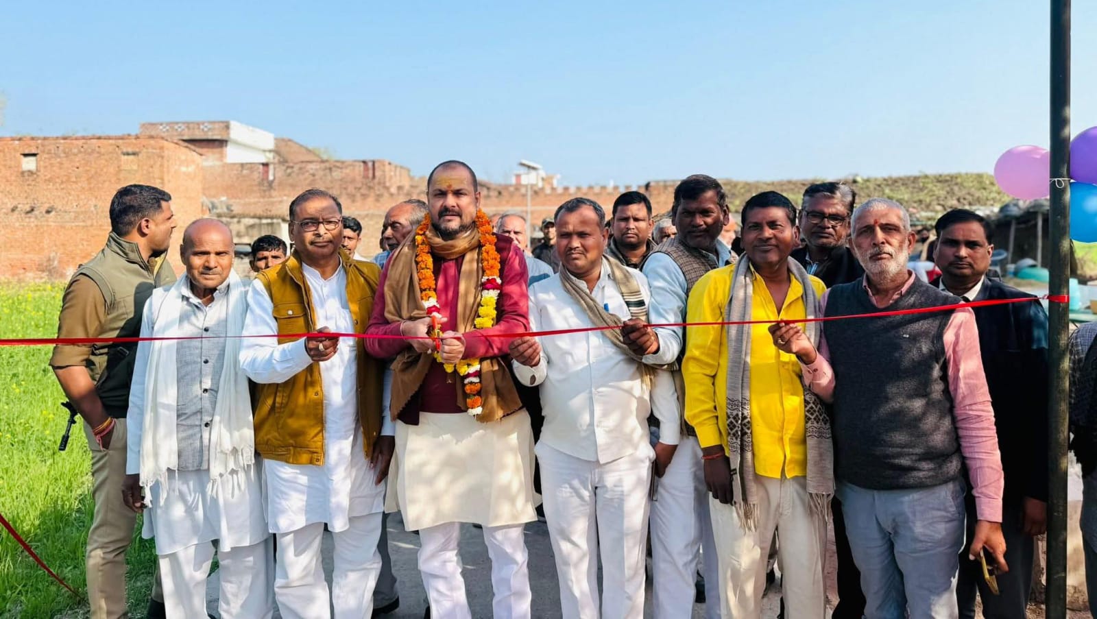 विधायक प्रकाश द्वारा सेमरिया को 'विकास' की सौगात: जनचौपाल में सुनीं समस्याएं