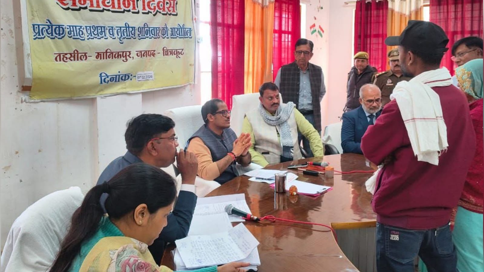 ब्लाक प्रमुख अरविंद मिश्रा ने बुलंद की किसानों की आवाज: डीएम नें दिया खतौनी सुधार का अल्टीमेटम