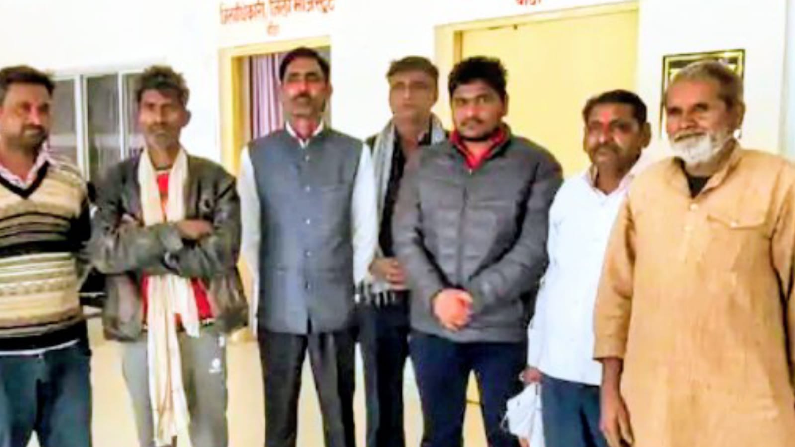 धान खरीद 'बंदी' से मचा त्राहिमाम: बर्बादी की कगार पर किसान, डीएम से न्याय की गुहार