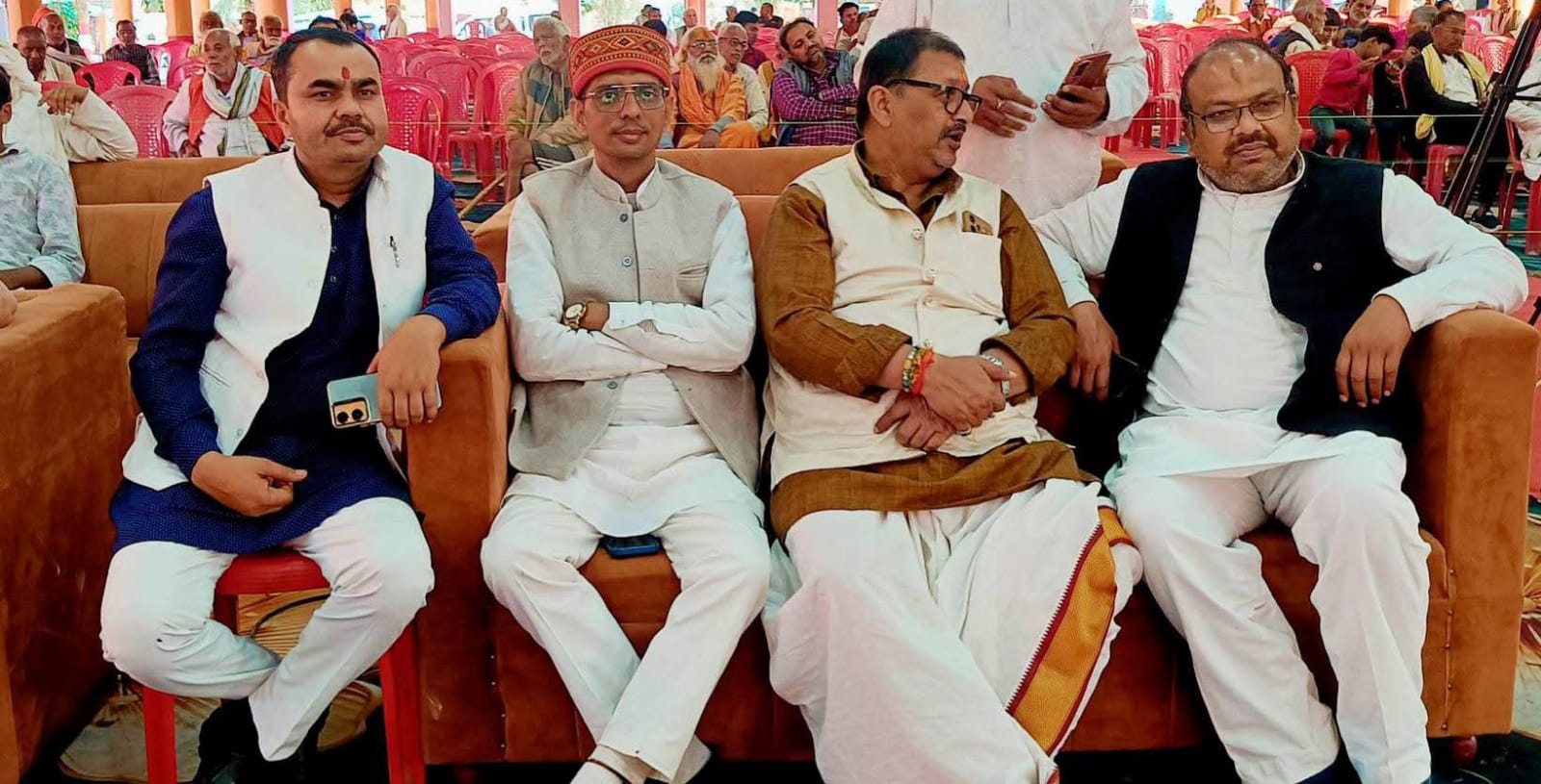 राष्ट्रीय रामायण मेला बना श्रद्धा का केंद्र:संतों की वाणी से गूंजा परिसर, भक्ति में डूबे हजारों श्रोता