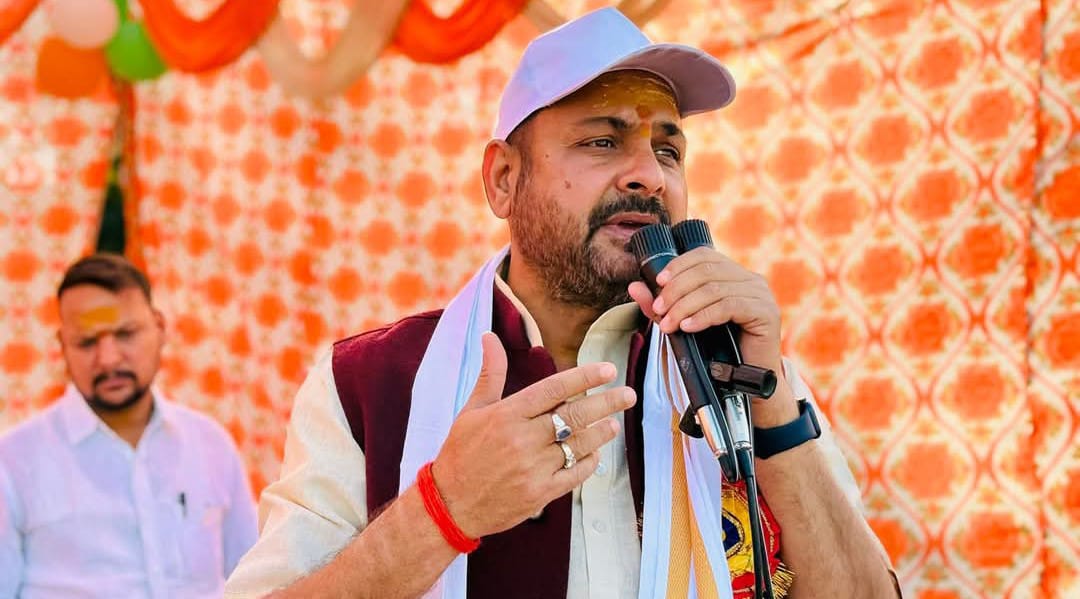विधायक प्रकाश नें 'खिलाड़ियों' में भर दिया 'जोश' : गूंज उठा स्टेडियम