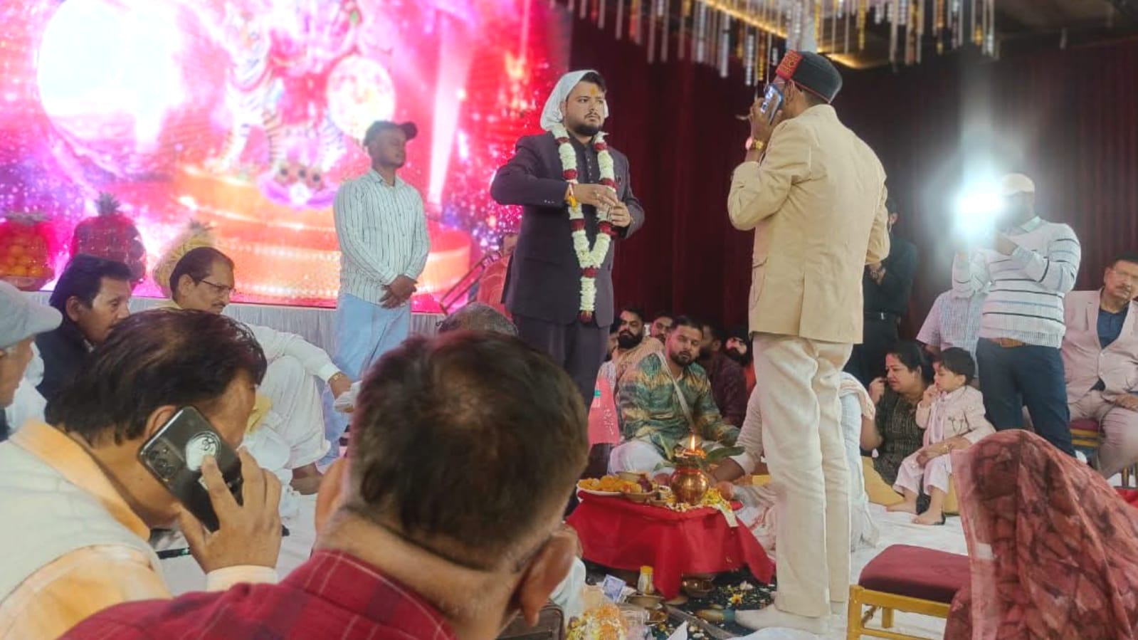शाही अंदाज़ में 'सजी' प्रिया की शादी: करवरिया परिवार का ऐतिहासिक विवाहोत्सव बना चर्चा