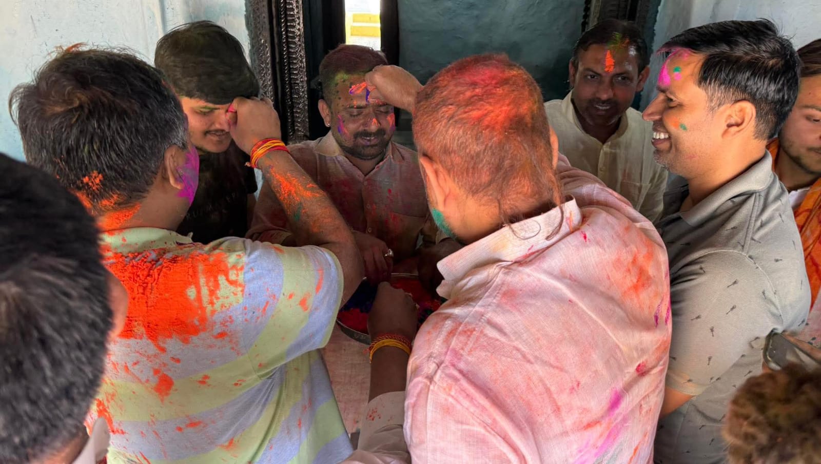 बांदा का 'रंगोत्सव की धमक' तेलांगना प्रदेश तक गूंजी: विधायक प्रकाश नें रंगों की उड़ा दी गर्द
