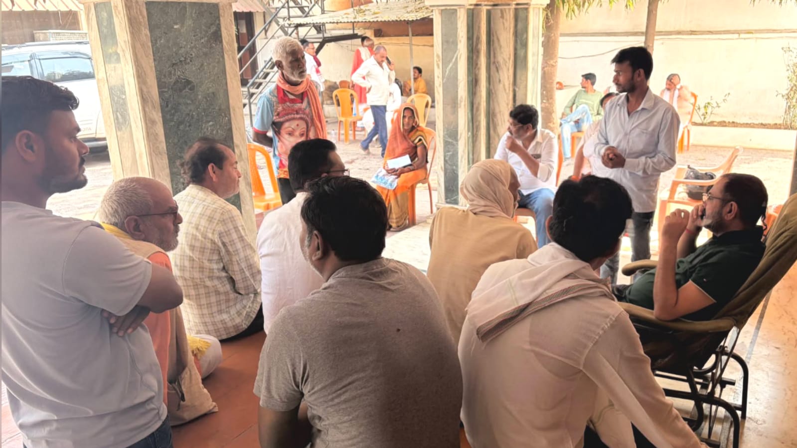 विधायक प्रकाश ने 'शोक' में भी सुनी जनसमस्यायें : पेश किया 'अनूठा उदाहरण'
