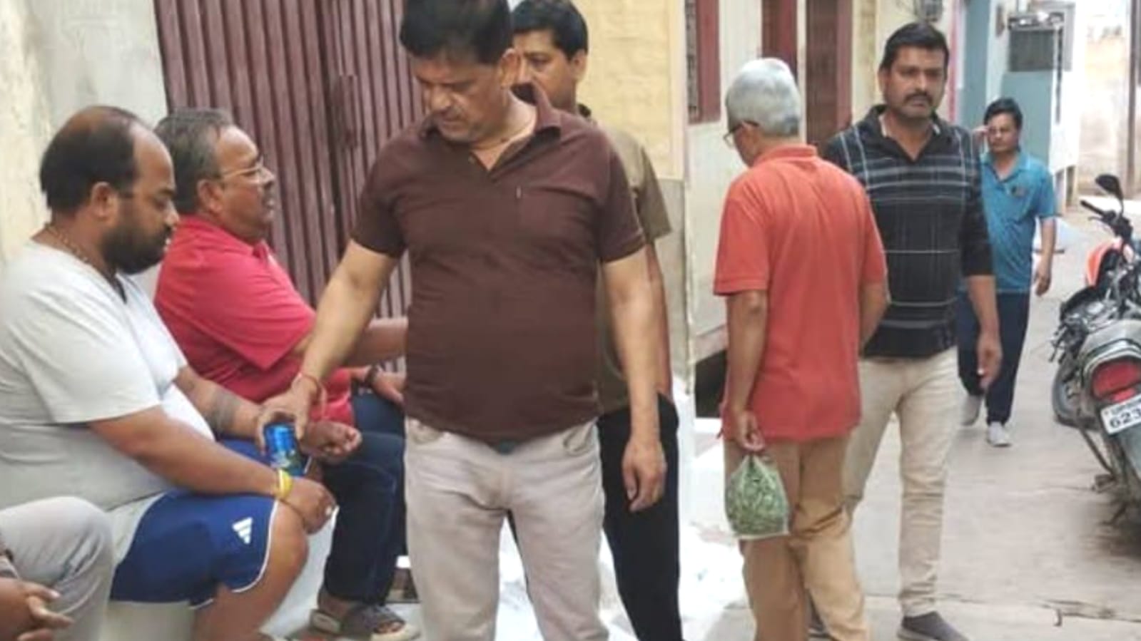 प्रतिनिधि अंकित बासू का निरीक्षण "तड़का": शहर में बना चर्चा का विषय