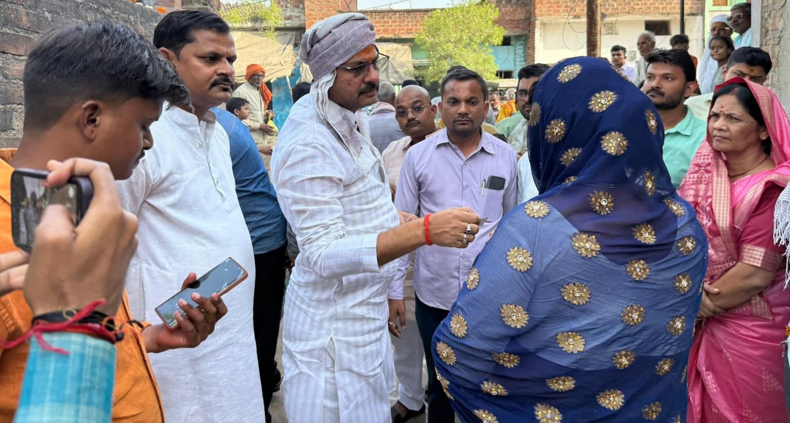 विधायक प्रकाश व पालिकाध्यक्ष द्वारा विकास की 'डबल सौगात': रोडों का लोकार्पण