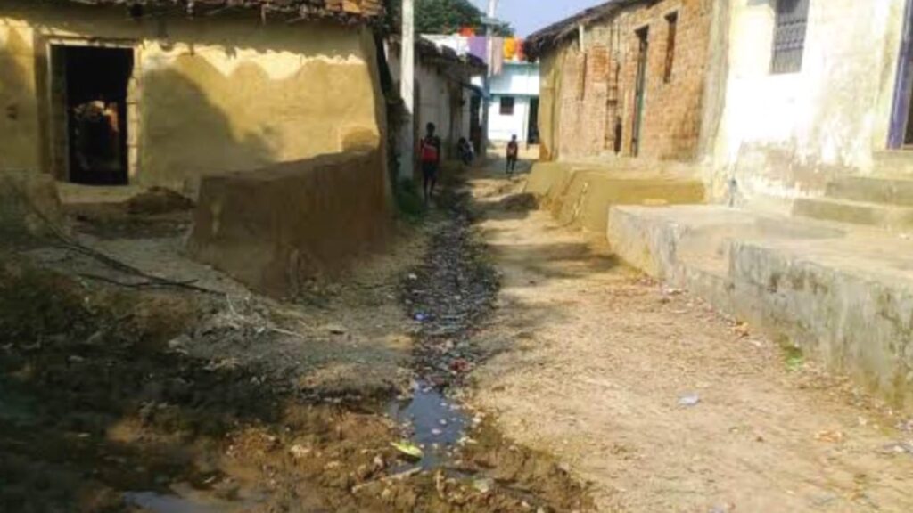 तीन करोड़ खर्च: आठ सौ सफाईकर्मी 'लापता', सिस्टम की खुली पोल !