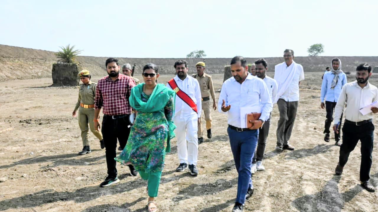 डीएम ने 'तालाब व चेकडैम' पर कसा शिकंजा: निरीक्षण में दिखी हकीकत, अफसरों में हड़कंप