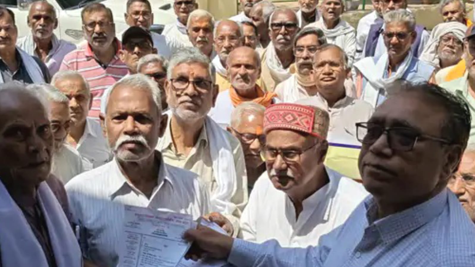 चिंगारी अब तूफान की ओर मिला अल्टीमेटम: 'हक' पर 'डाका नहीं बर्दाश्त