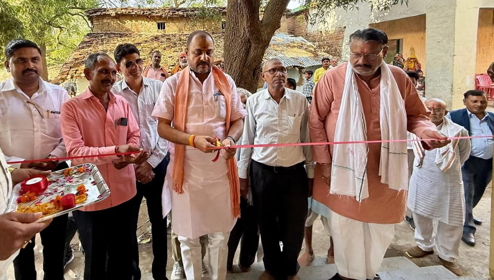 विधायक प्रकाश द्वारा 'शिक्षा' को नई उड़ान: विद्यालय भवन के 'लोकार्पण' से बदली 'तस्वीर' !