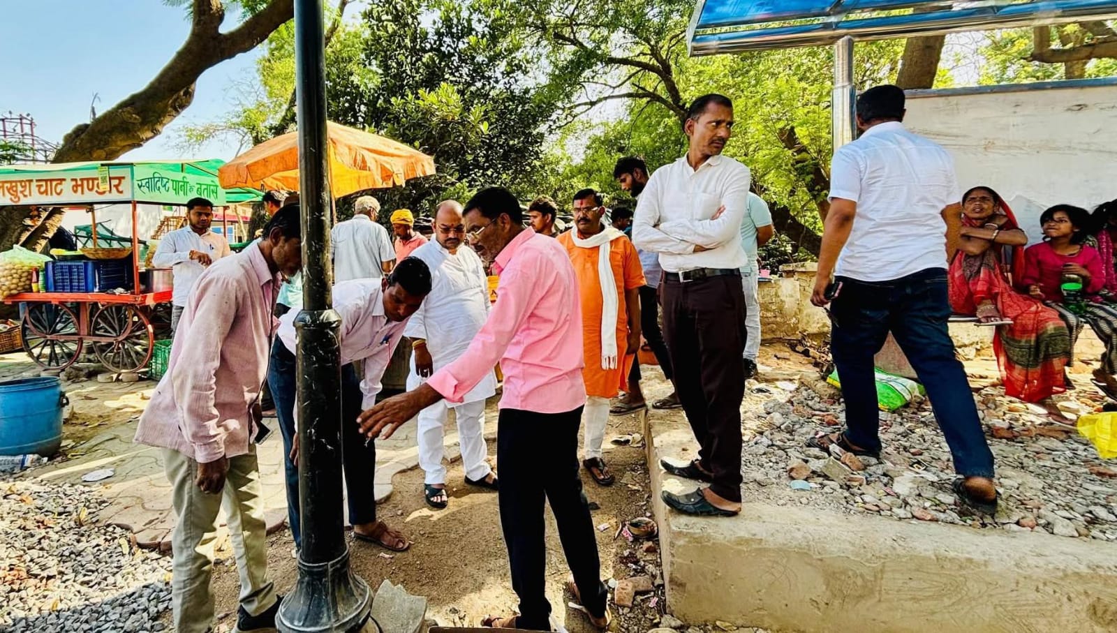 अंकित बने 'ढाल': धूप-बारिश से राहत का इंतजाम, बन रहा आधुनिक प्रतीक्षालय