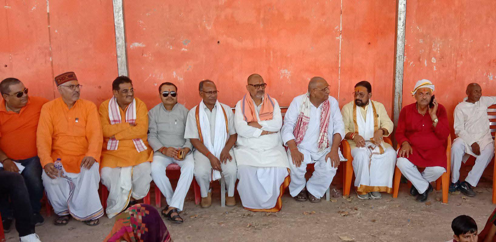 पूर्व सांसद भैरो का फूटा गुस्सा: मां पर टिप्पणी के खिलाफ मोर्चा, उग्र आंदोलन की चेतावनी