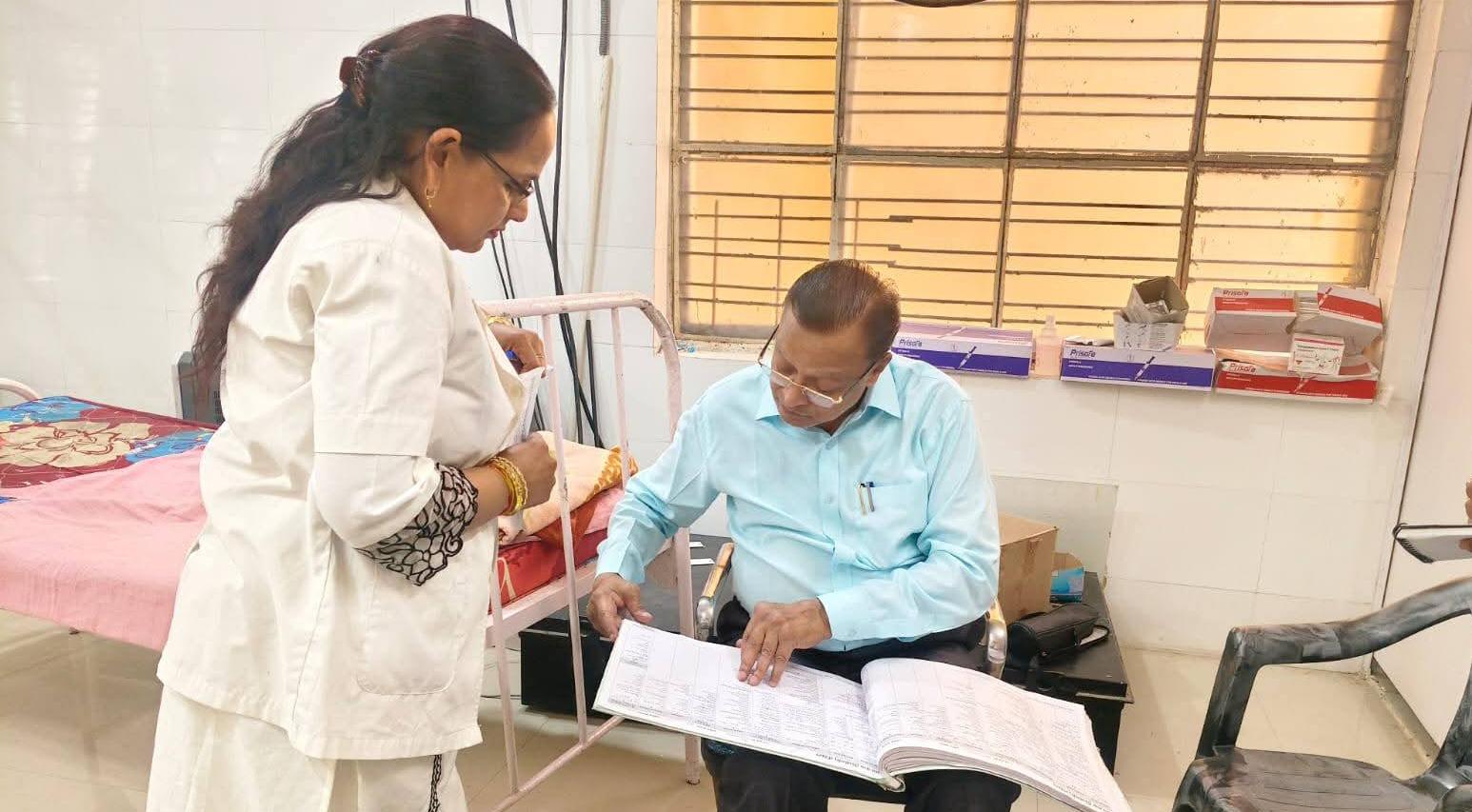 सीएमओ के छापे से 'हड़कंप': 'लापरवाही' पर लगाई 'क्लास'
