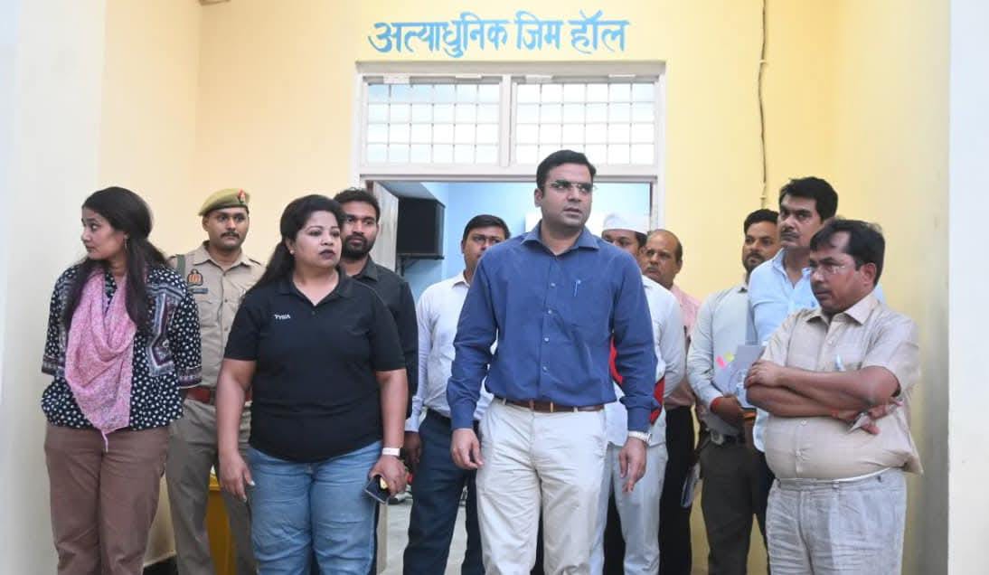 डीएम अमित का 'छापा': स्टेडियम की 'खामियों' पर बरसा 'गुस्सा', अफसरों को 'अल्टीमेटम' !