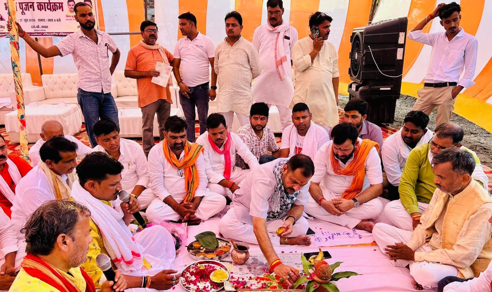 विधायक प्रकाश बन गये हैं मोदी के 'हनुमान': प्रबुद्धजनों को दिलाई 'विकास की गारंटी' 