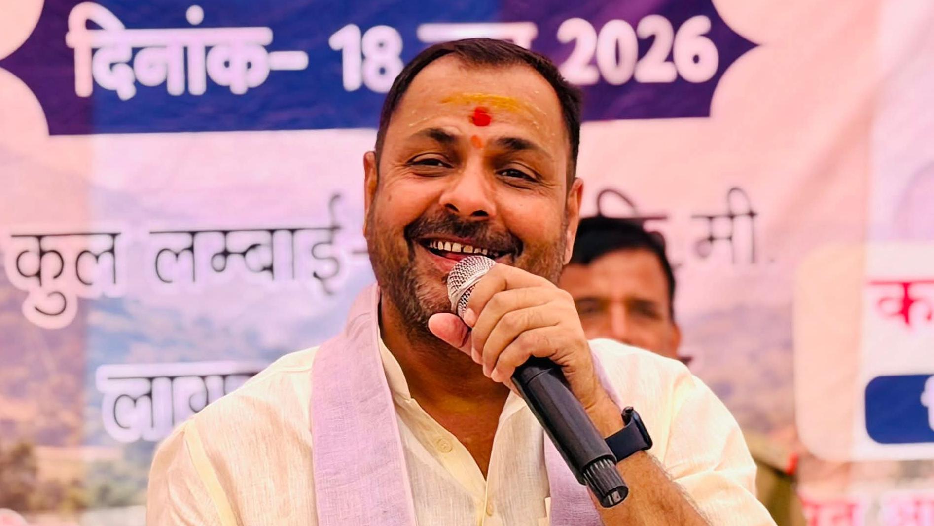 विधायक प्रकाश बन चुका 'विकास का योद्धा': फिर दी 'करोड़ों' की 'सड़क परियोजना'