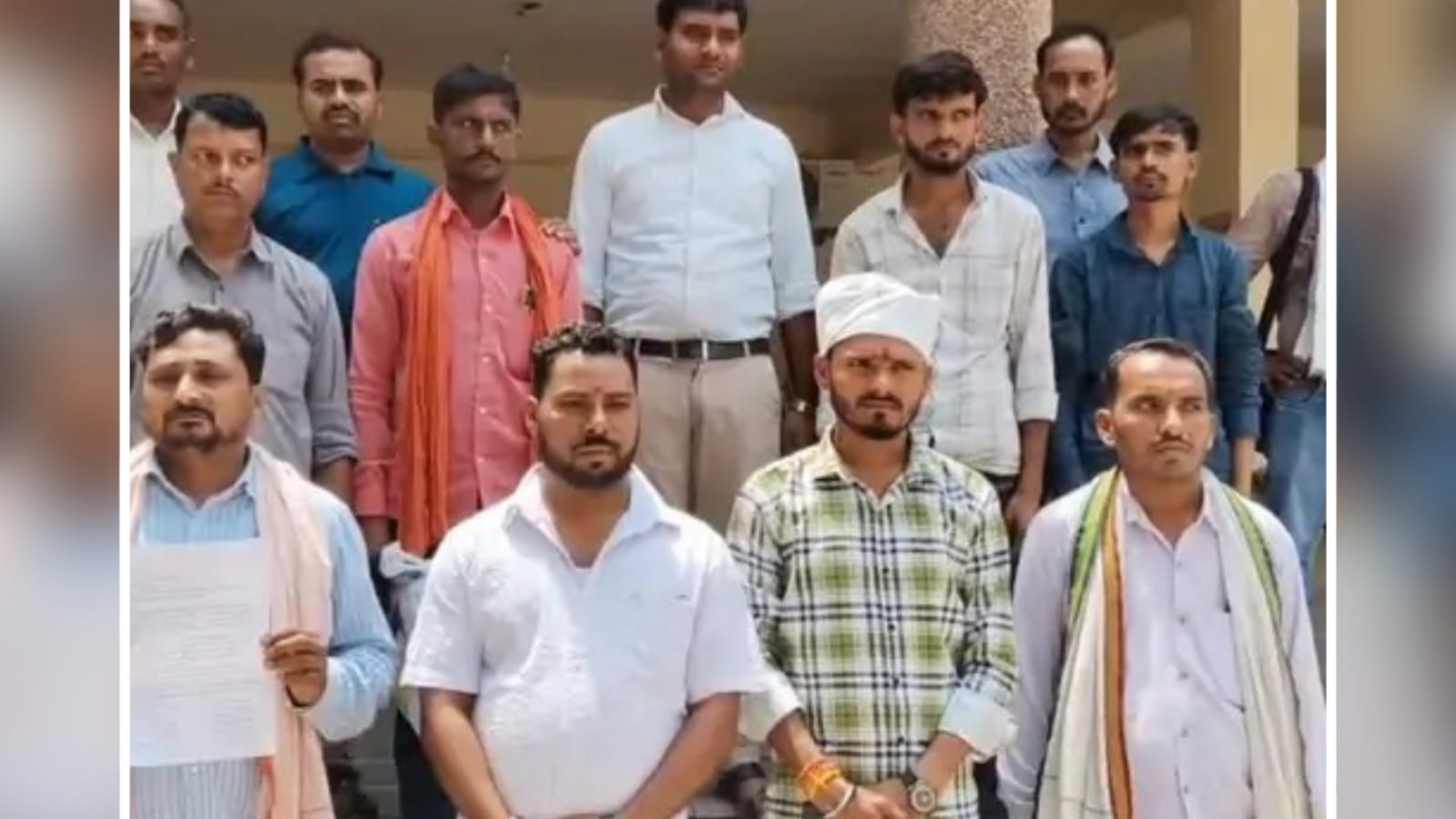 वोट पर 'डाका' या 'लापरवाही? मतदाता सूची से 'दर्जनों नाम' गायब,डीएम दरबार पहुंची जनता