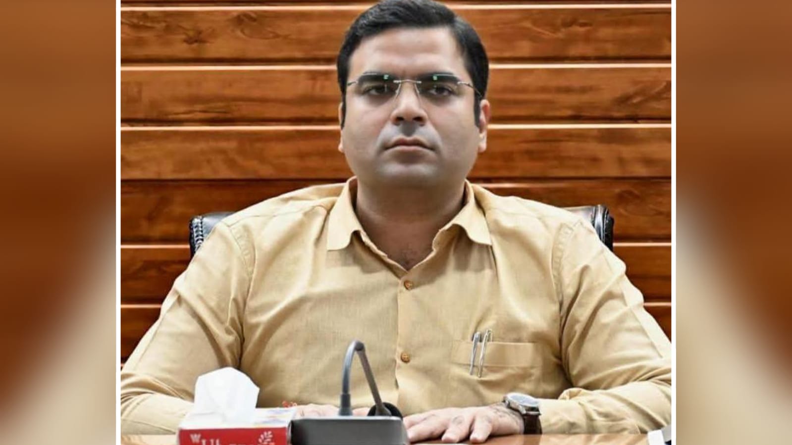 डीएम की 'दो टूक' : अब नहीं चलेगी 'कागजी कसरत', अमित आसेरी ने अफसरों पर कसा शिकंजा